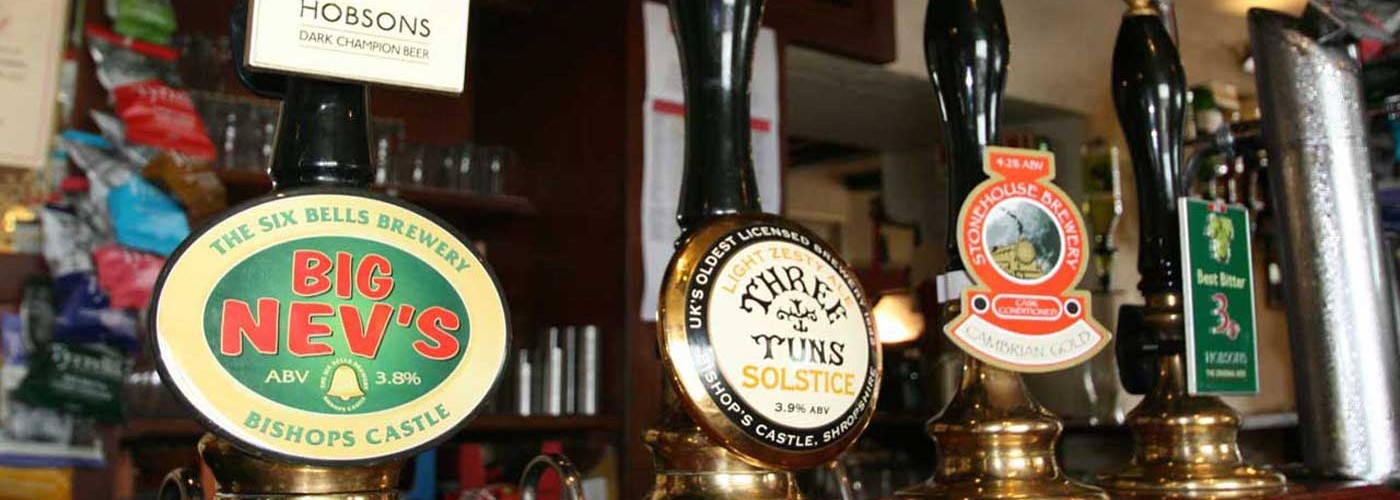<img src='wp-content/uploads/2022/01/2022_Editors_Choice_walking_white-banner.png' style='width:175px' />
High quality food, great local real ale, and a comprehensive wine list
