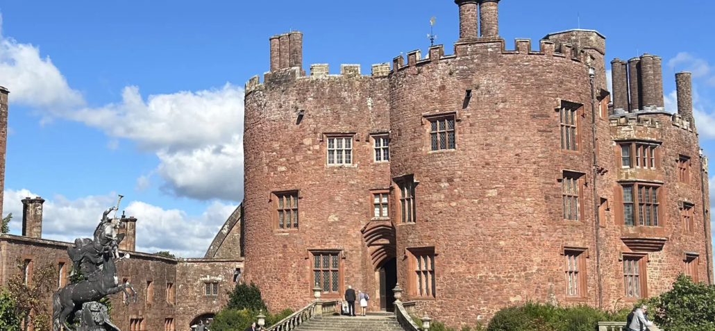 Powis Castle.png1768230870 (1) (2) (2) (1)