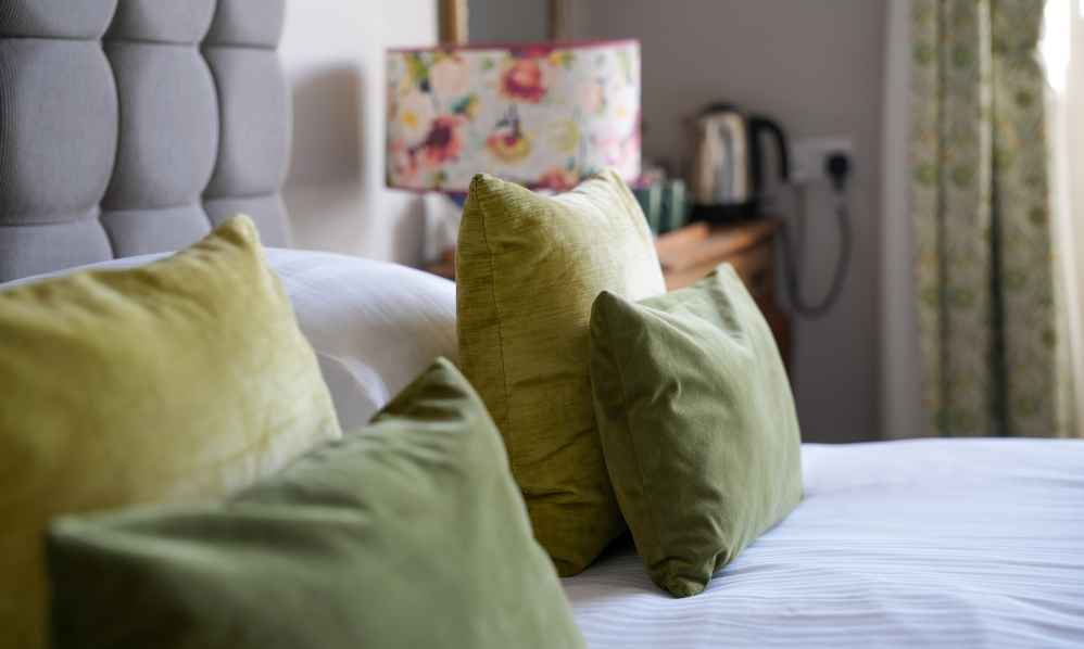 Last Minute Availability Bank Holiday Monday Night