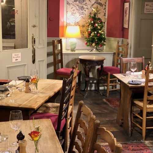 Snug Bar with Food
