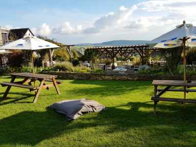 Summer Garden alfresco dining